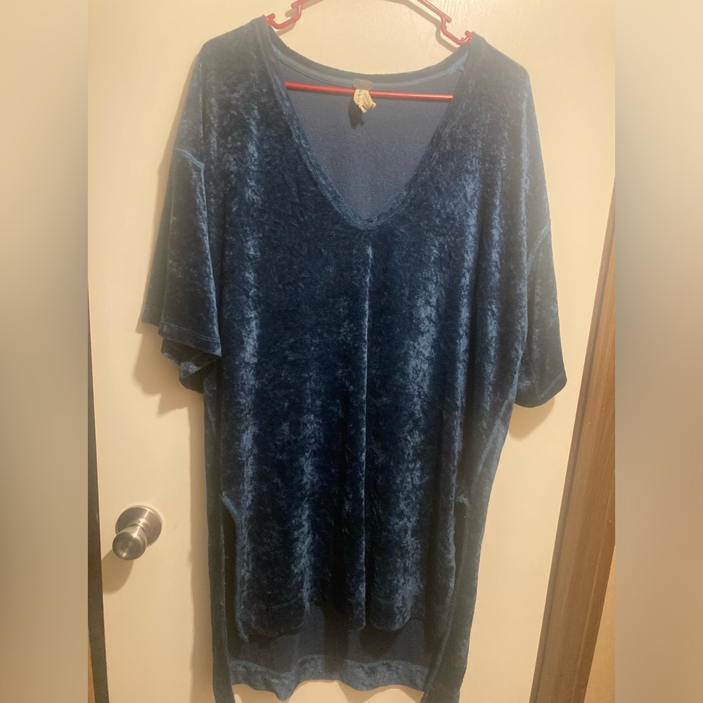 We The Free Velvet like V-Neck Tunic